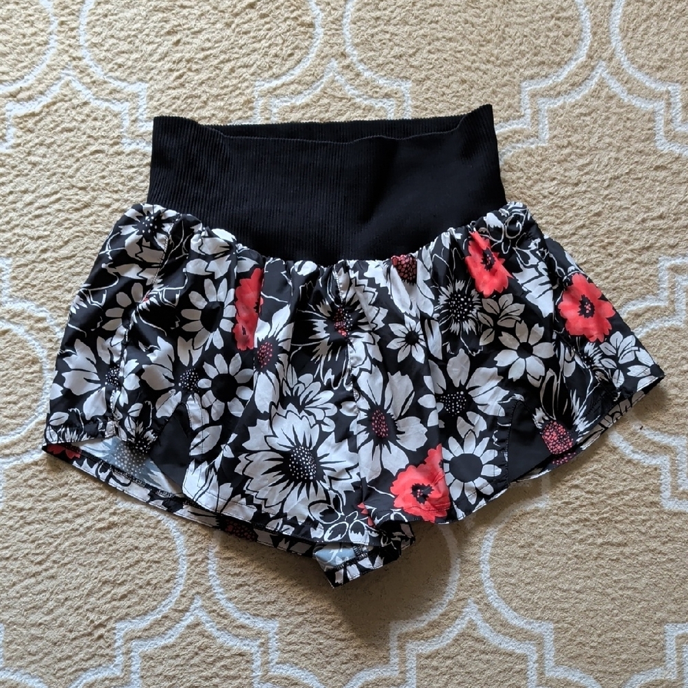 Free People Movement Carpe Diem Shorts EUC - Picture 2 of 7